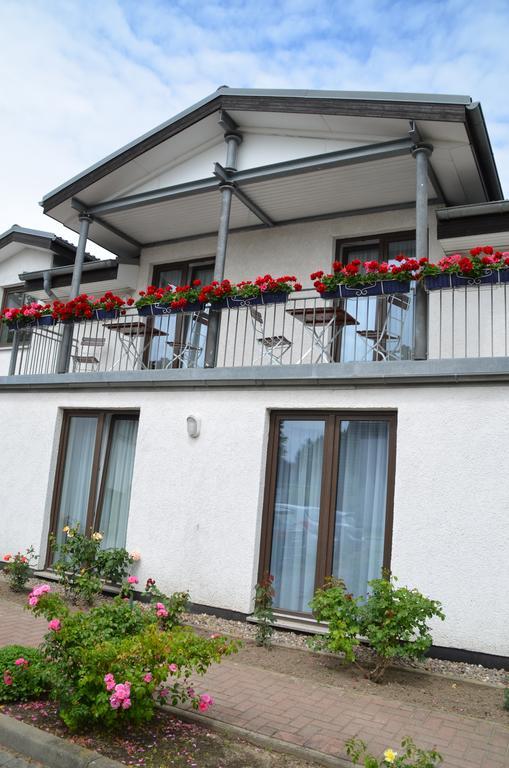 Hotel-Pension Pastow Garni Broderstorf Exterior photo